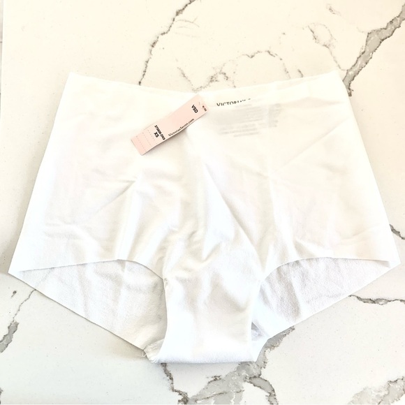 [🌟 PRICE FIRM] VS White No-Show Boyshort Shortie High-Waisted Panty - Picture 1 of 5